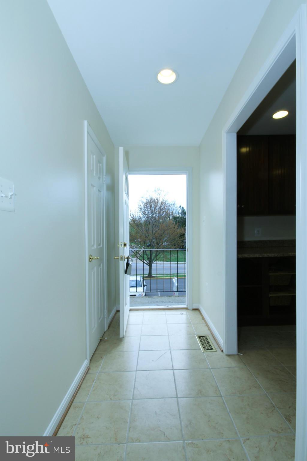 8020 Northumberland Road Springfield, VA 22153 - Photo 3 of 30 Interior (General)