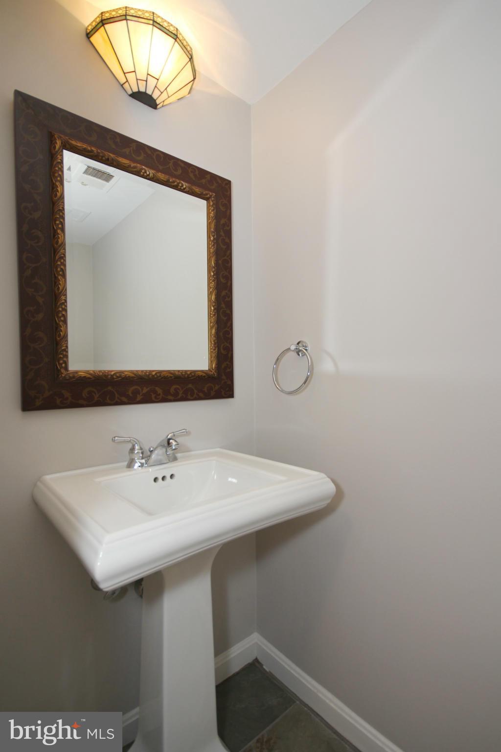 8020 Northumberland Road Springfield, VA 22153 - Photo 26 of 30 Bath