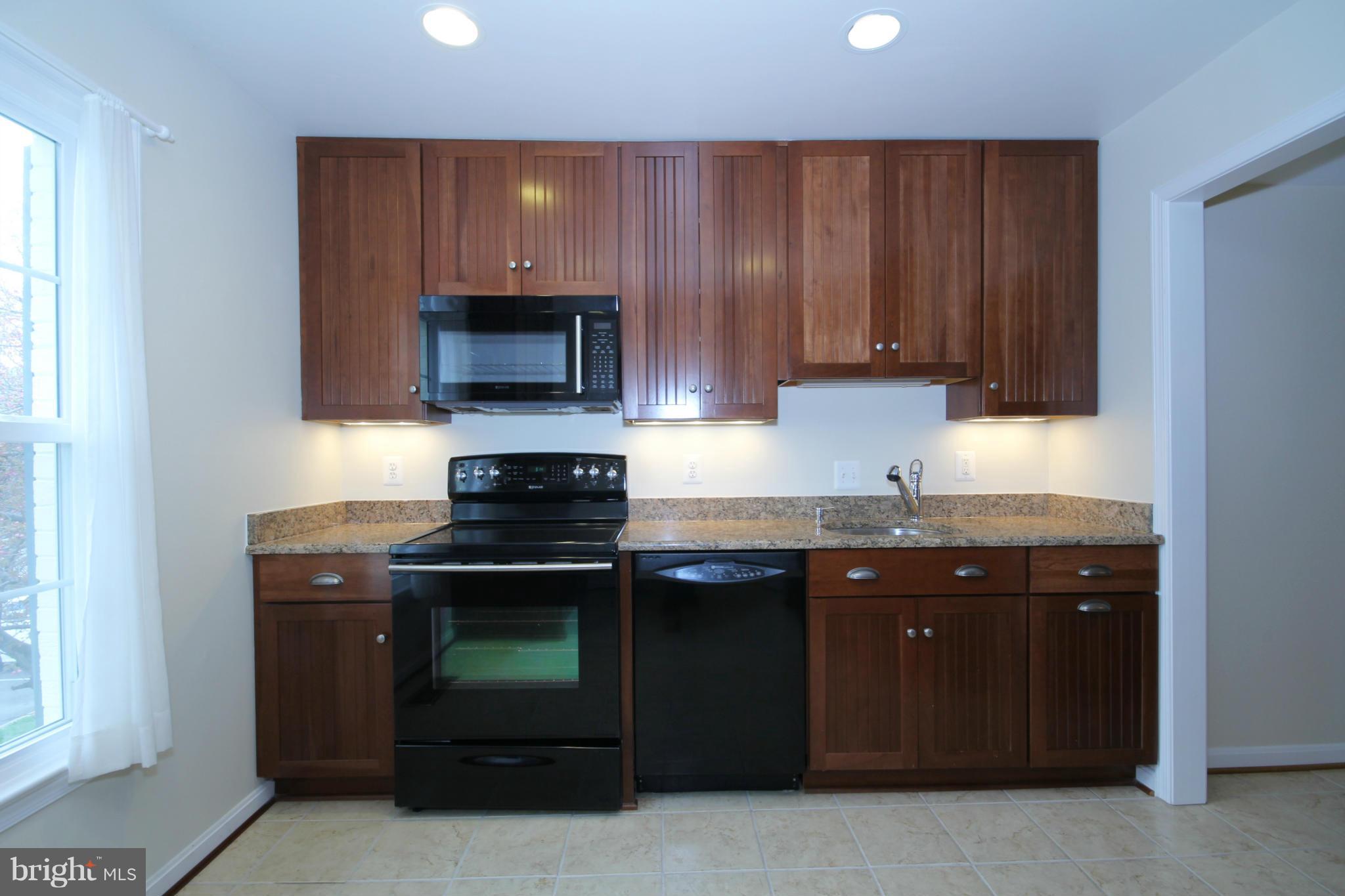 8020 Northumberland Road Springfield, VA 22153 - Photo 5 of 30 Kitchen