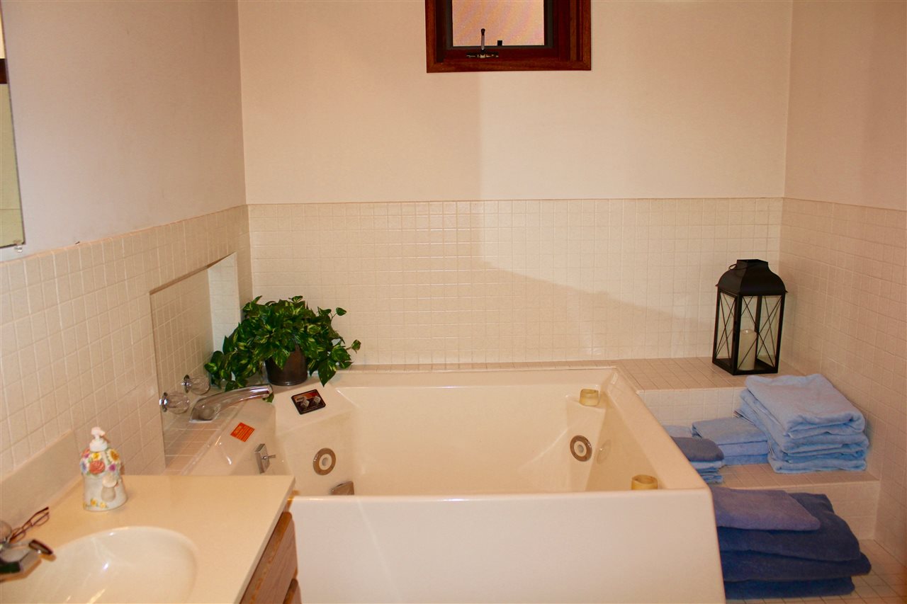2382 Willard Road Hartford, VT 05059 - Photo 16 of 21 Gallery Image 16
