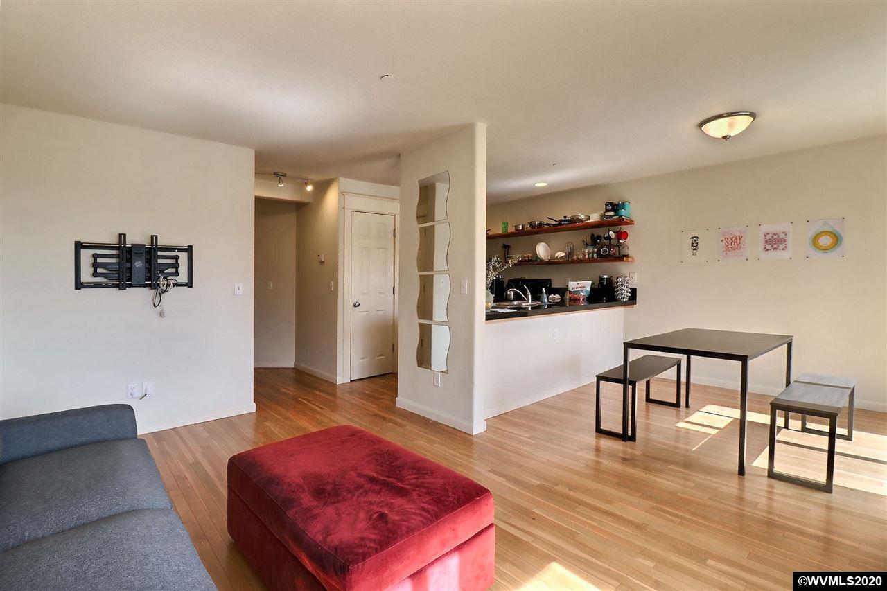 4220 South Slavin ( Road Portland, OR 97239 - Photo 5 of 25