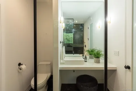 $795,000 | 283 Willow Glen Road, Red Hook, NY 12571