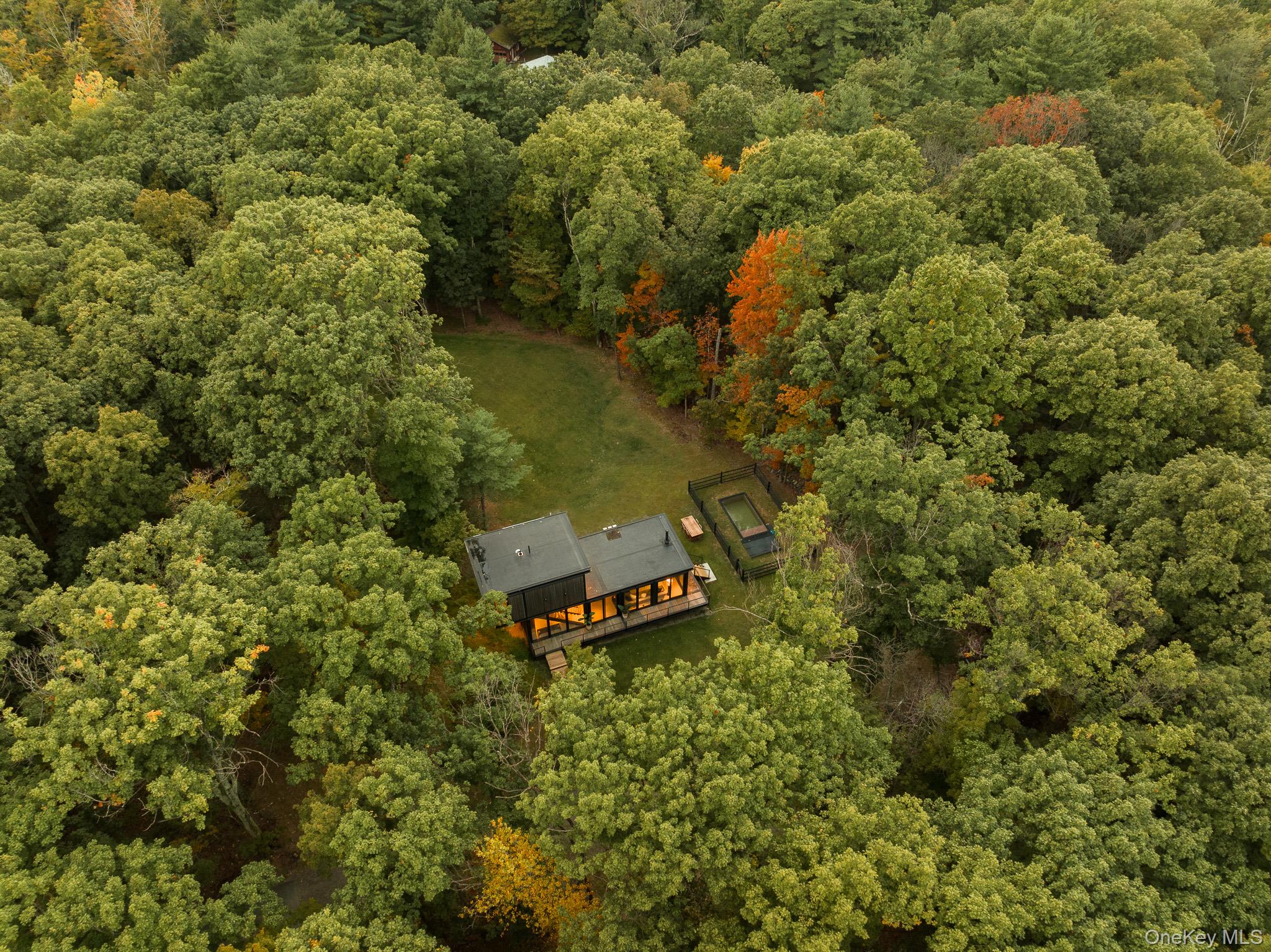 283 Willow Glen Road Red Hook, NY 12571 - Photo 2 of 27