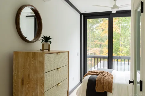 $795,000 | 283 Willow Glen Road, Red Hook, NY 12571