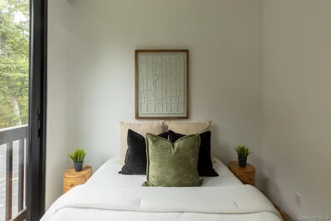 $795,000 | 283 Willow Glen Road, Red Hook, NY 12571