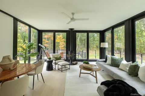 $795,000 | 283 Willow Glen Road, Red Hook, NY 12571