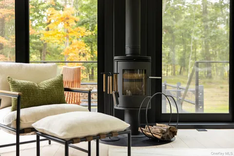 $795,000 | 283 Willow Glen Road, Red Hook, NY 12571