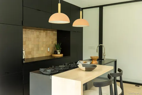 $795,000 | 283 Willow Glen Road, Red Hook, NY 12571