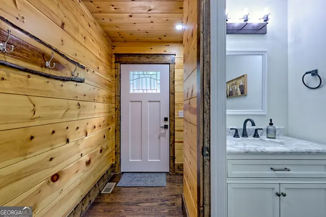 $675,000 | 63 Redwood Lane, Tiger, GA 30576