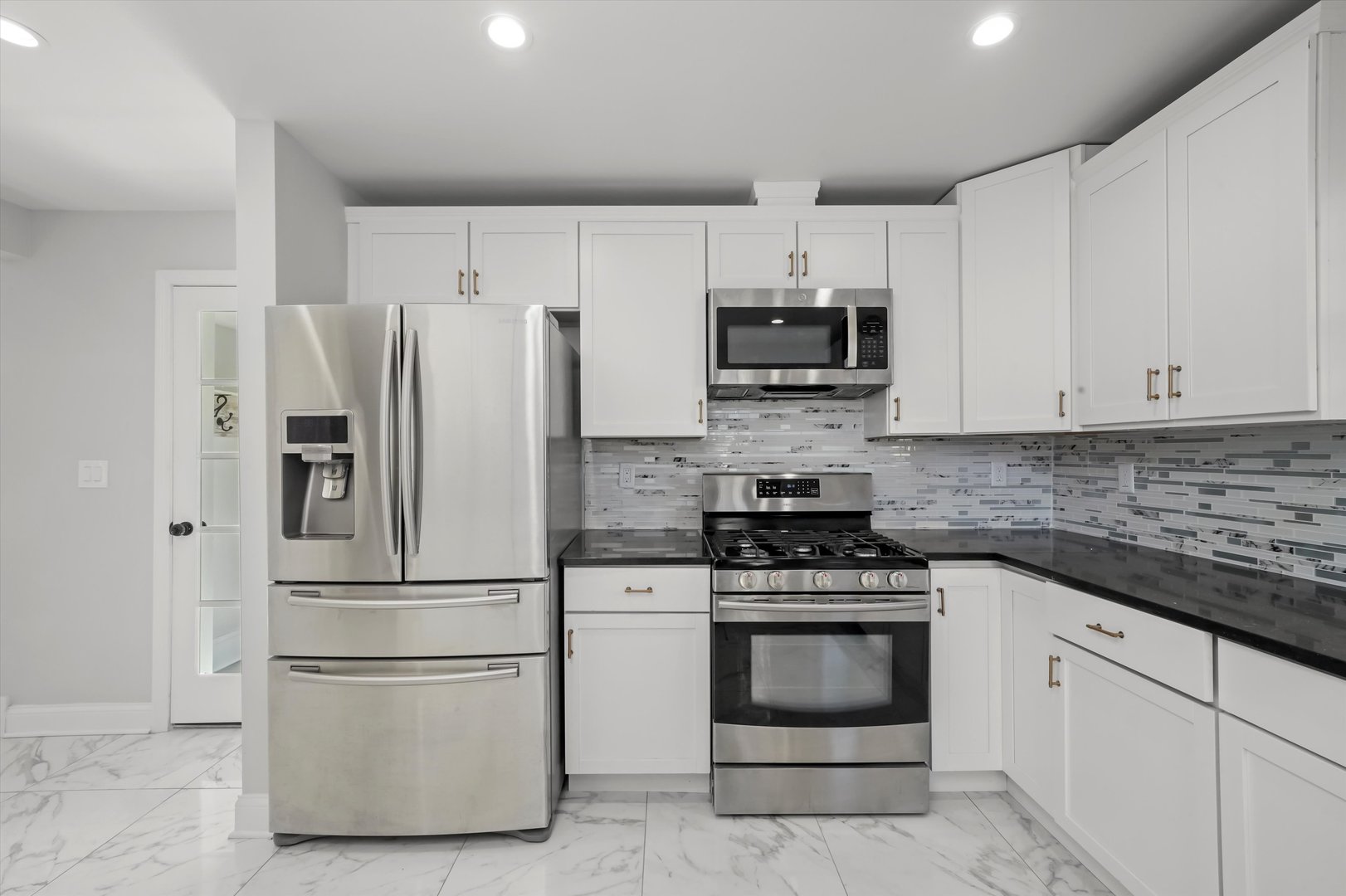 322 Chestnut Street Addison, IL 60101 - Photo 15 of 43 Gallery Image 15