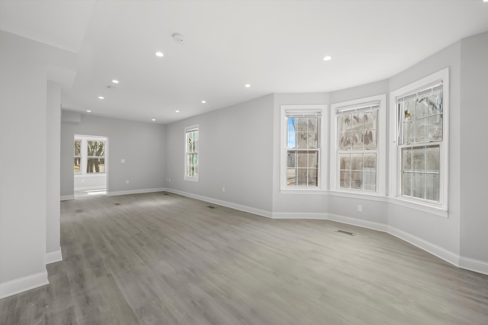 322 Chestnut Street Addison, IL 60101 - Photo 10 of 43 Gallery Image 10
