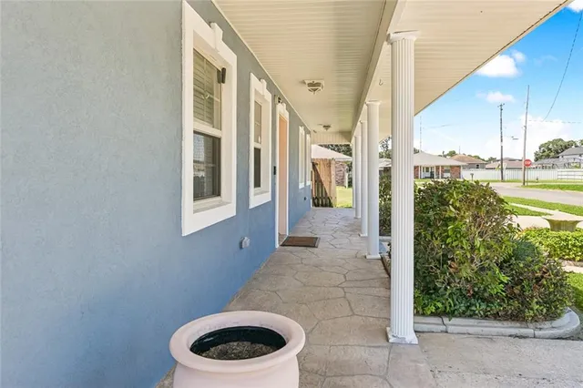 $364,000 | 708 West Solidelle Street, Chalmette, LA 70043
