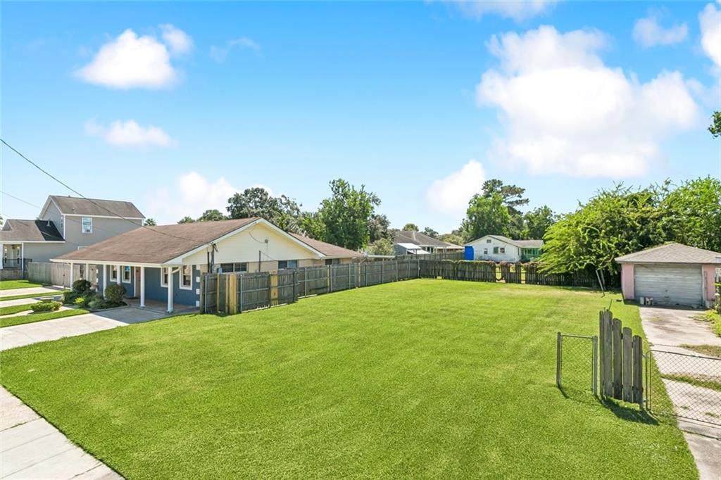 708 West Solidelle Street Chalmette, LA 70043 - Photo 7 of 36