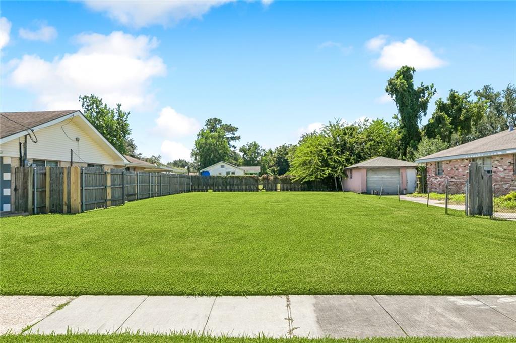 708 West Solidelle Street Chalmette, LA 70043 - Photo 10 of 36