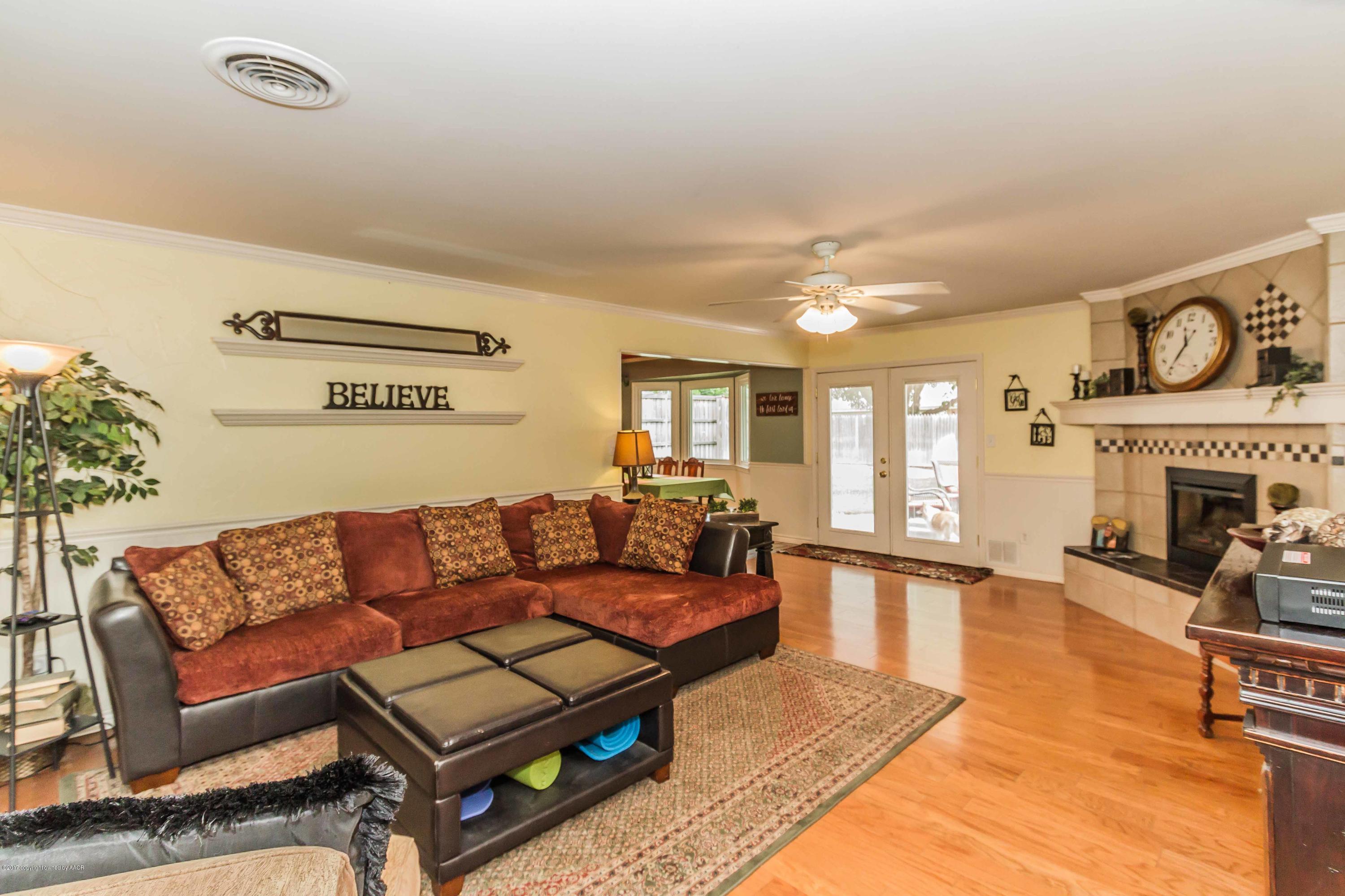 6306 Calumet Road Amarillo, TX 79106 - Photo 7 of 35 DEN VIEW 1