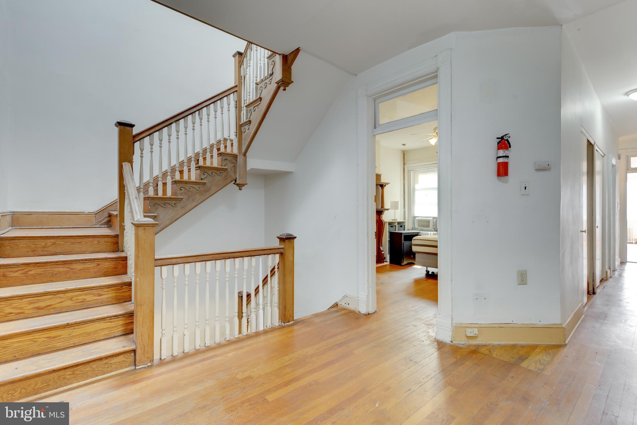 1120 Columbia Road Northwest Washington, DC 20009 - Photo 22 of 53 Second Level
