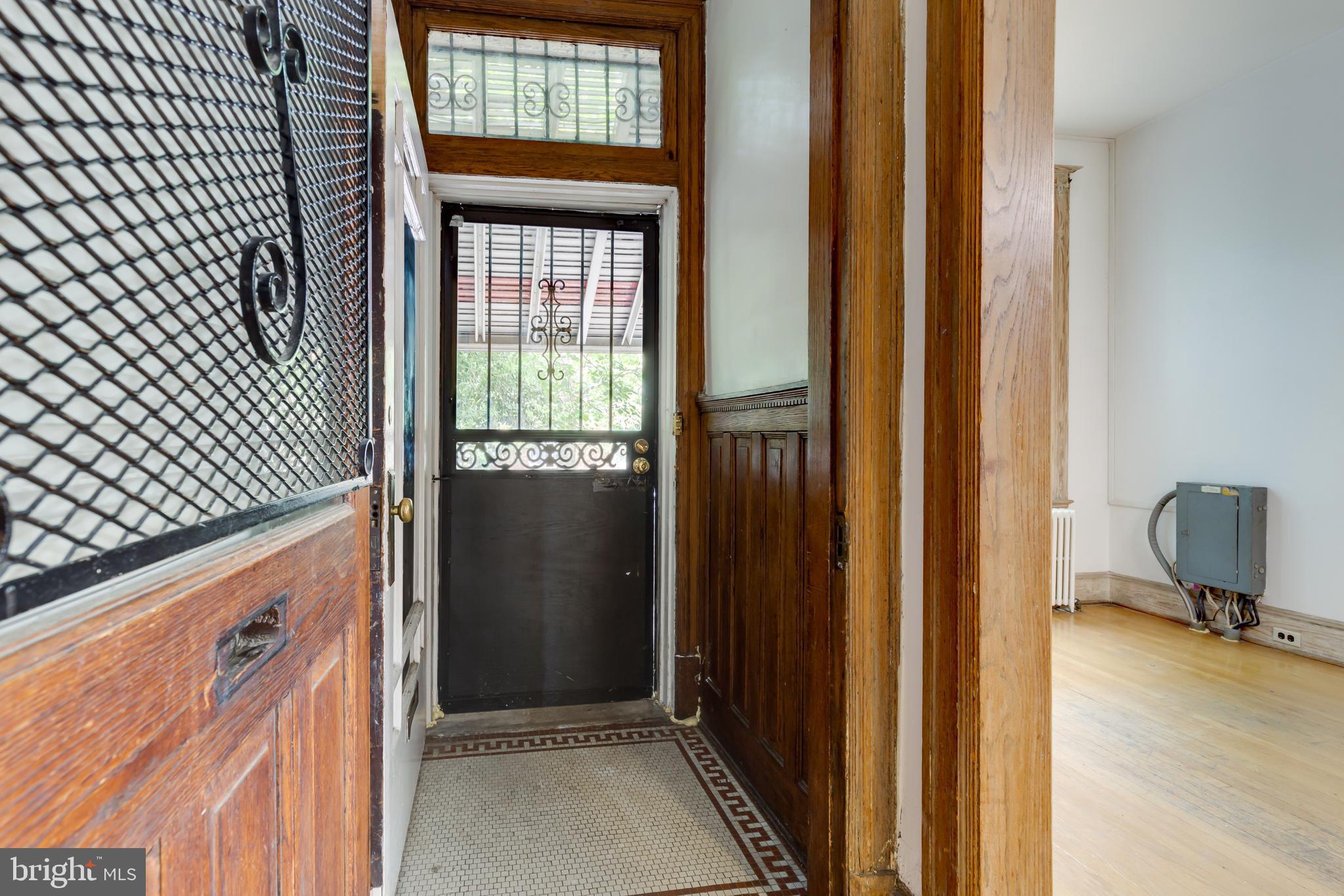 1120 Columbia Road Northwest Washington, DC 20009 - Photo 6 of 53 Vestibule