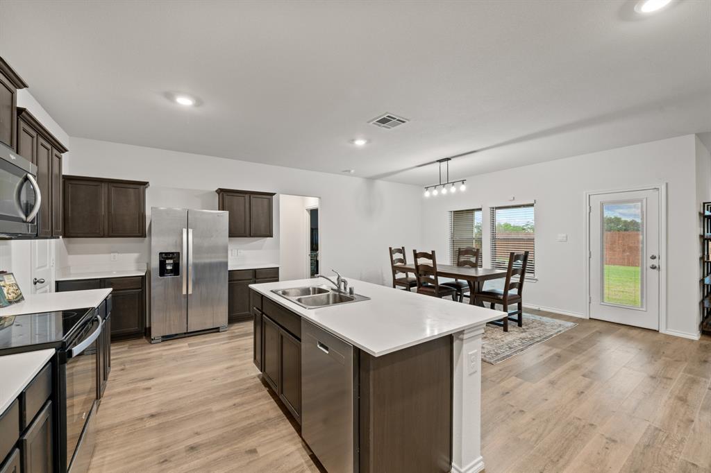 943 Buttercup Drive Pilot Point, TX 76258 - Photo 8 of 39