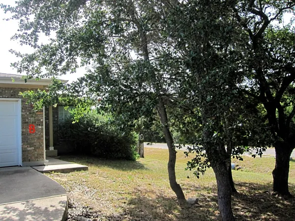 $1,395 | 21637 Boggy Ford Road, Unit B RT, Lago Vista, TX 78645