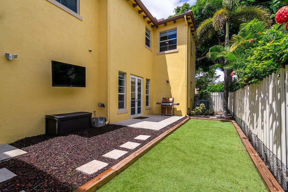 111 Via Poinciana Street Boca Raton, FL 33487 - Photo 14 of 38 BACKYARD