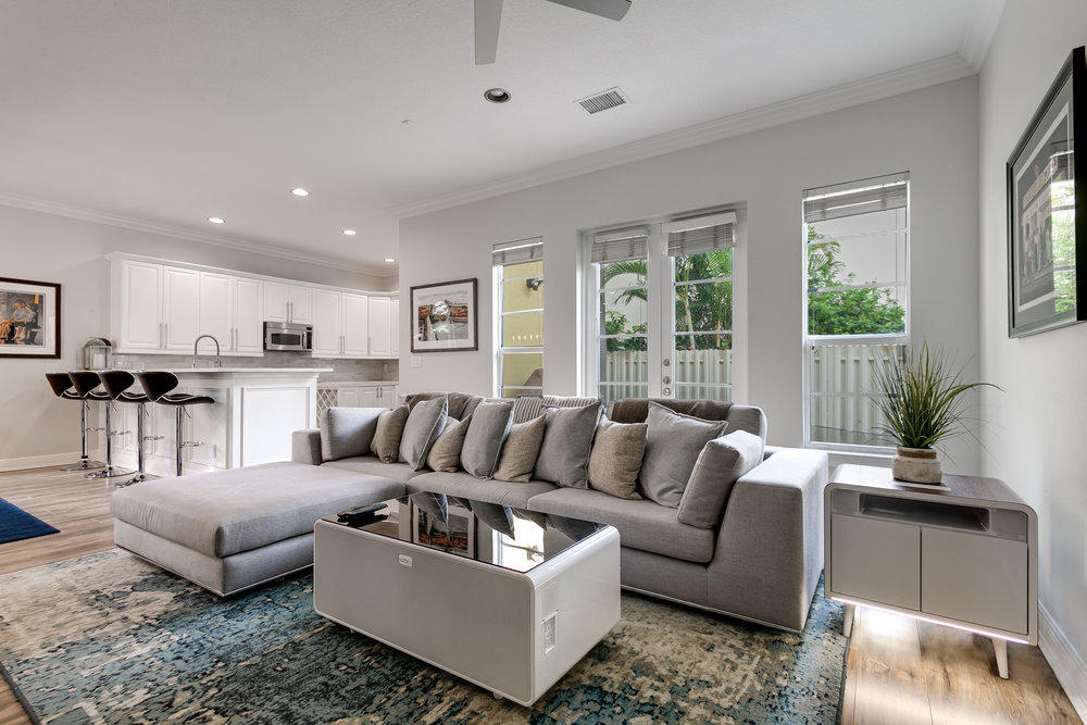 111 Via Poinciana Street Boca Raton, FL 33487 - Photo 20 of 38 FAMILY ROOM