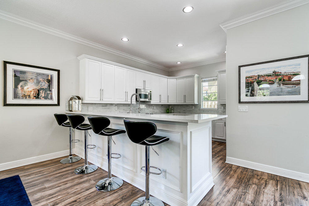 111 Via Poinciana Street Boca Raton, FL 33487 - Photo 22 of 38 KITCHEN
