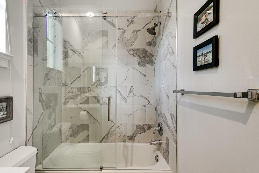 111 Via Poinciana Street Boca Raton, FL 33487 - Photo 31 of 38 BATHROOM 2