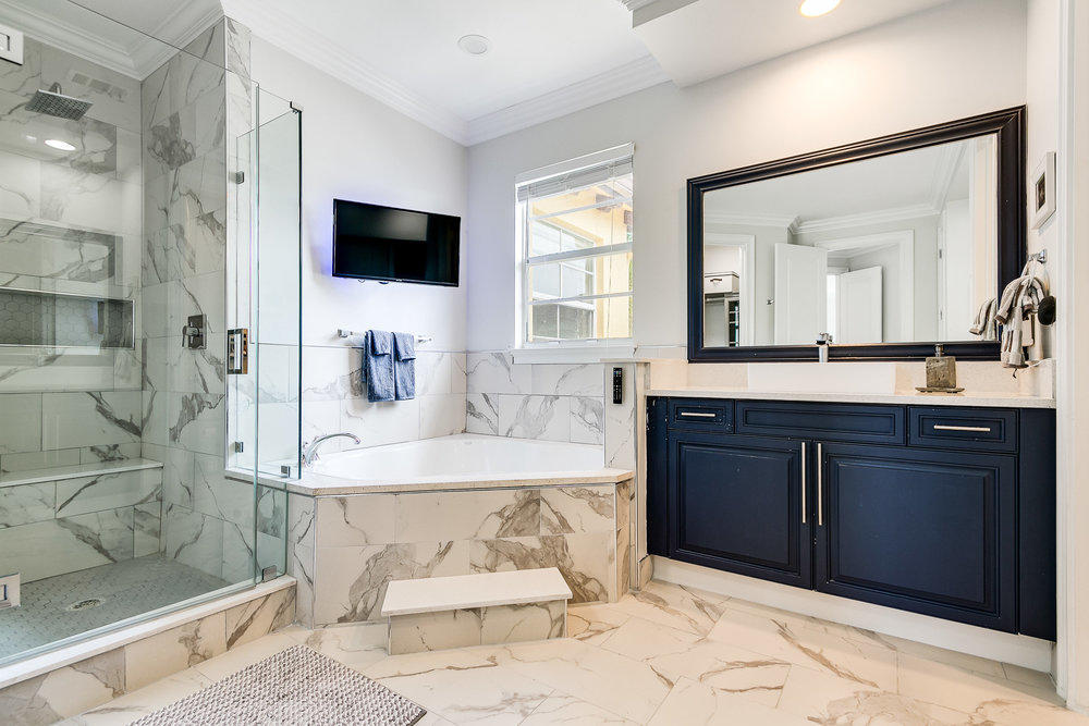 111 Via Poinciana Street Boca Raton, FL 33487 - Photo 9 of 38 MASTER BATHROOM