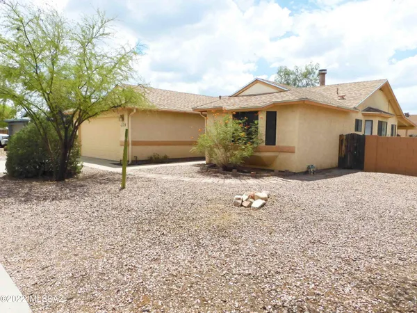 $1,750 | 4776 West Rosebay Street, Tucson, AZ 85742