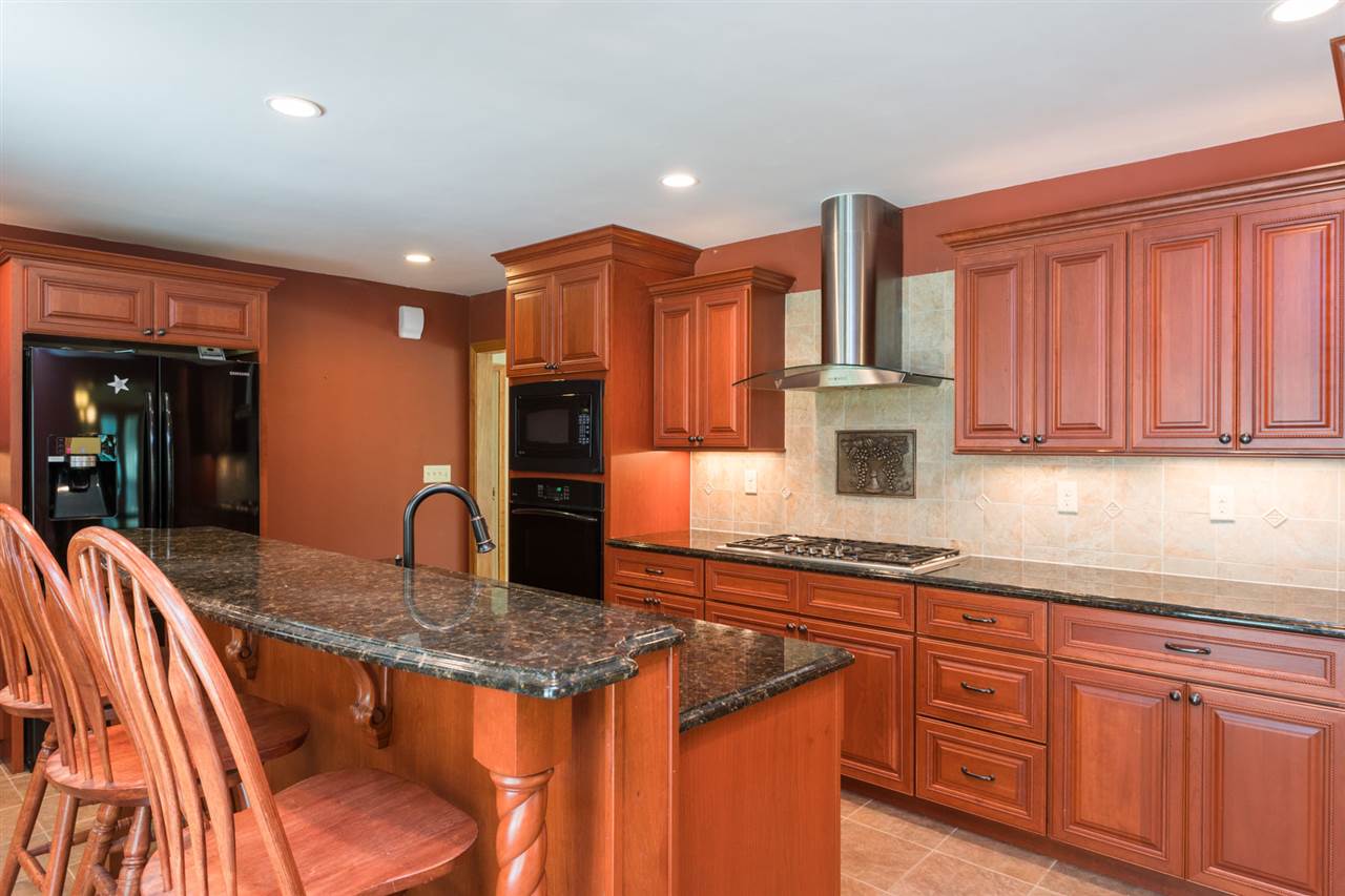 13 Sunset Drive Rochester, NH 03867 - Photo 6 of 35