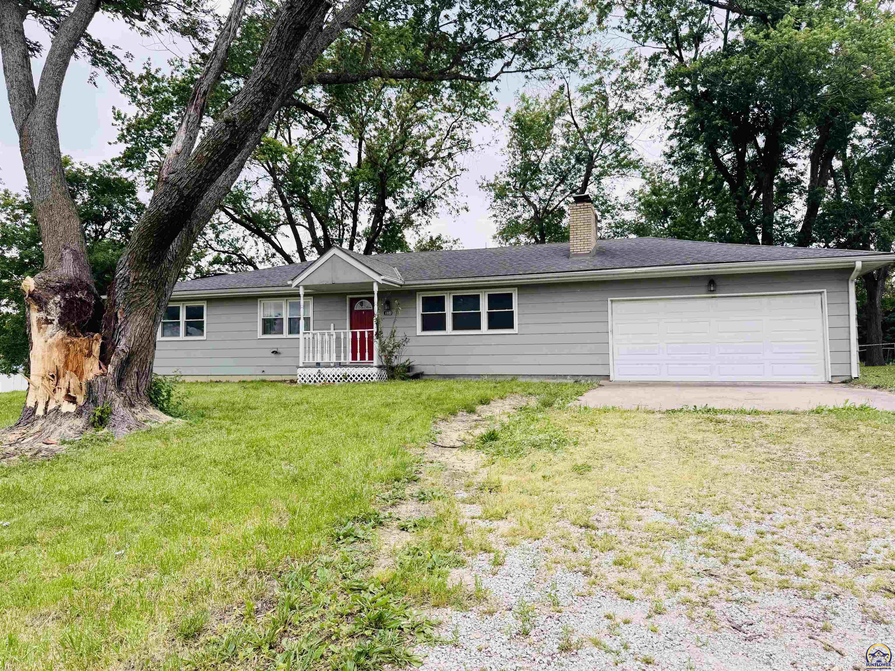 104 Monroe Street Pomona, KS 66076 - Photo 1 of 47