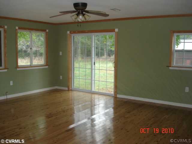 9038 Spring Hill Road Wakefield, VA 23888 - Photo 3 of 5 Living Room