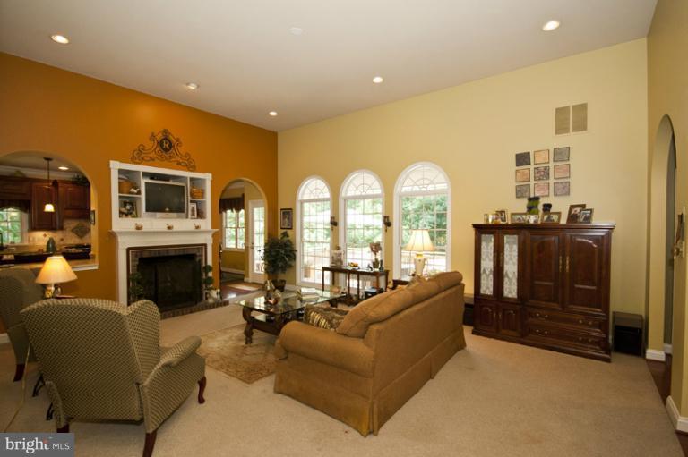 3204 Shiloh Road Hampstead, MD 21074 - Photo 22 of 30 Living Room