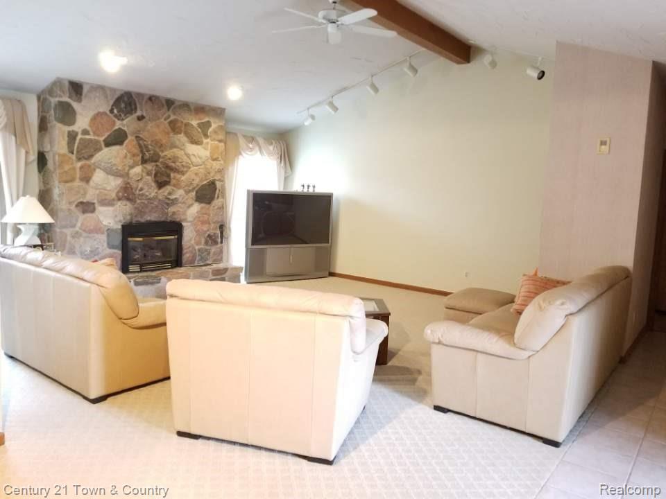 30728 Country Ridge Circle Farmington Hills, MI 48331 - Photo 5 of 13