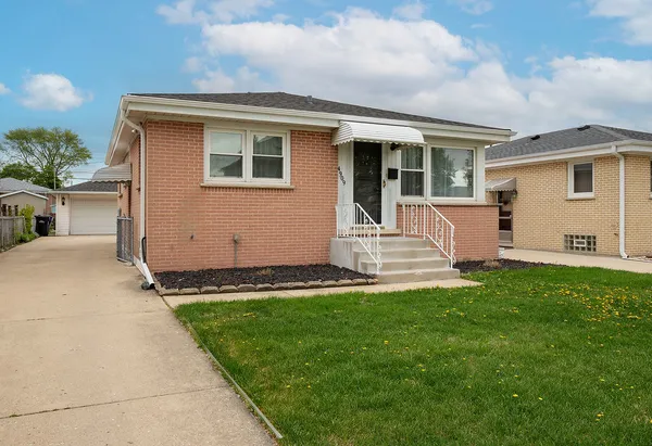 $3,000 | 4909 North Orange Avenue, Norridge, IL 60706