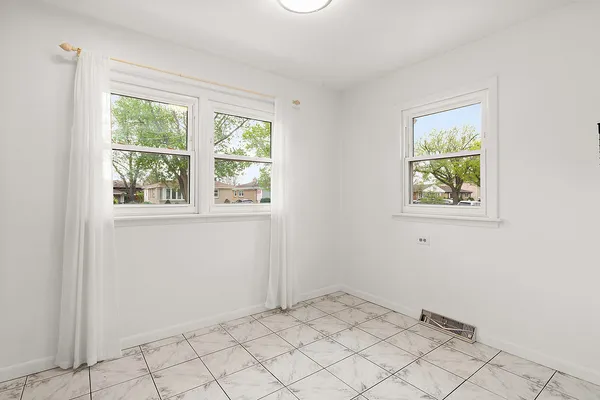 $3,000 | 4909 North Orange Avenue, Norridge, IL 60706