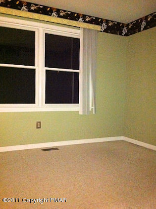 208 Pin Oak Road Stroudsburg, PA 18360 - Photo 23 of 33 C:\fakepath\23 Bedroom 2