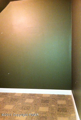 208 Pin Oak Road Stroudsburg, PA 18360 - Photo 29 of 33 C:\fakepath\29 Storage