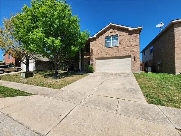 $2,200 | 5709 Valley Stream Way, Fort Worth, TX 76244
