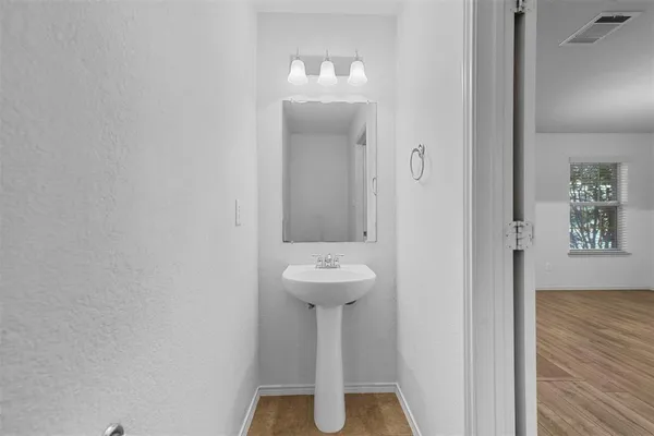 $2,200 | 5709 Valley Stream Way, Fort Worth, TX 76244