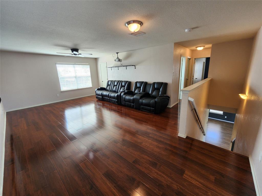 5709 Valley Stream Way Fort Worth, TX 76244 - Photo 15 of 32