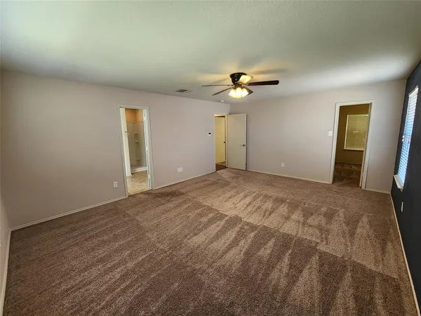 $2,200 | 5709 Valley Stream Way, Fort Worth, TX 76244