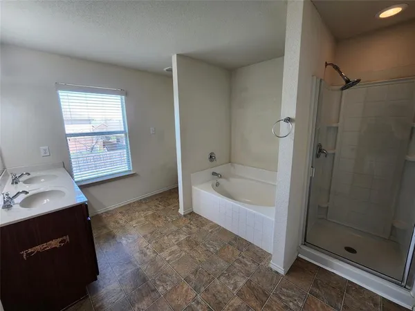 $2,200 | 5709 Valley Stream Way, Fort Worth, TX 76244