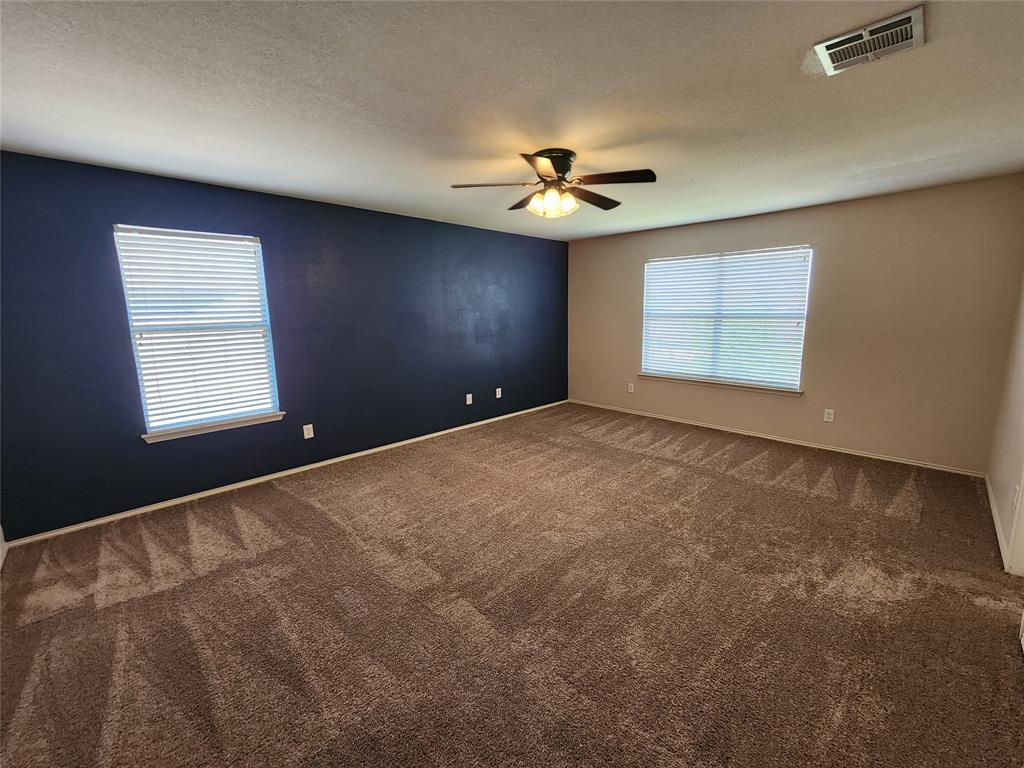 5709 Valley Stream Way Fort Worth, TX 76244 - Photo 17 of 32