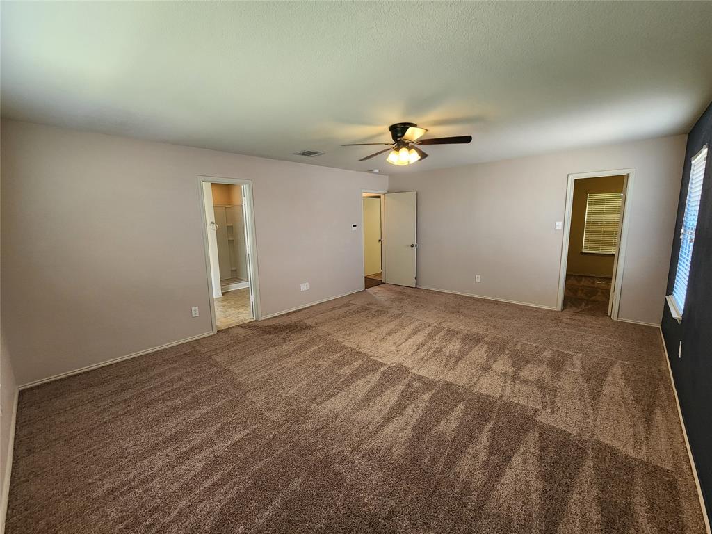 5709 Valley Stream Way Fort Worth, TX 76244 - Photo 18 of 32