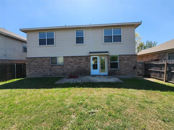 $2,200 | 5709 Valley Stream Way, Fort Worth, TX 76244
