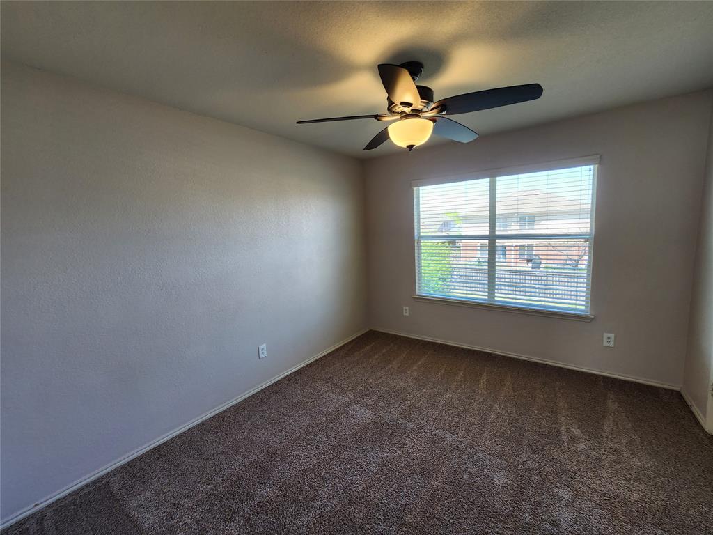 5709 Valley Stream Way Fort Worth, TX 76244 - Photo 27 of 32