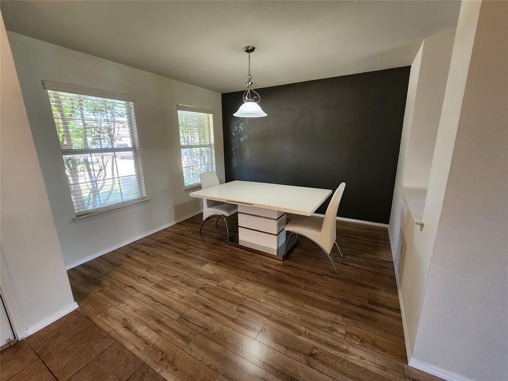 5709 Valley Stream Way Fort Worth, TX 76244 - Photo 4 of 32 Staged