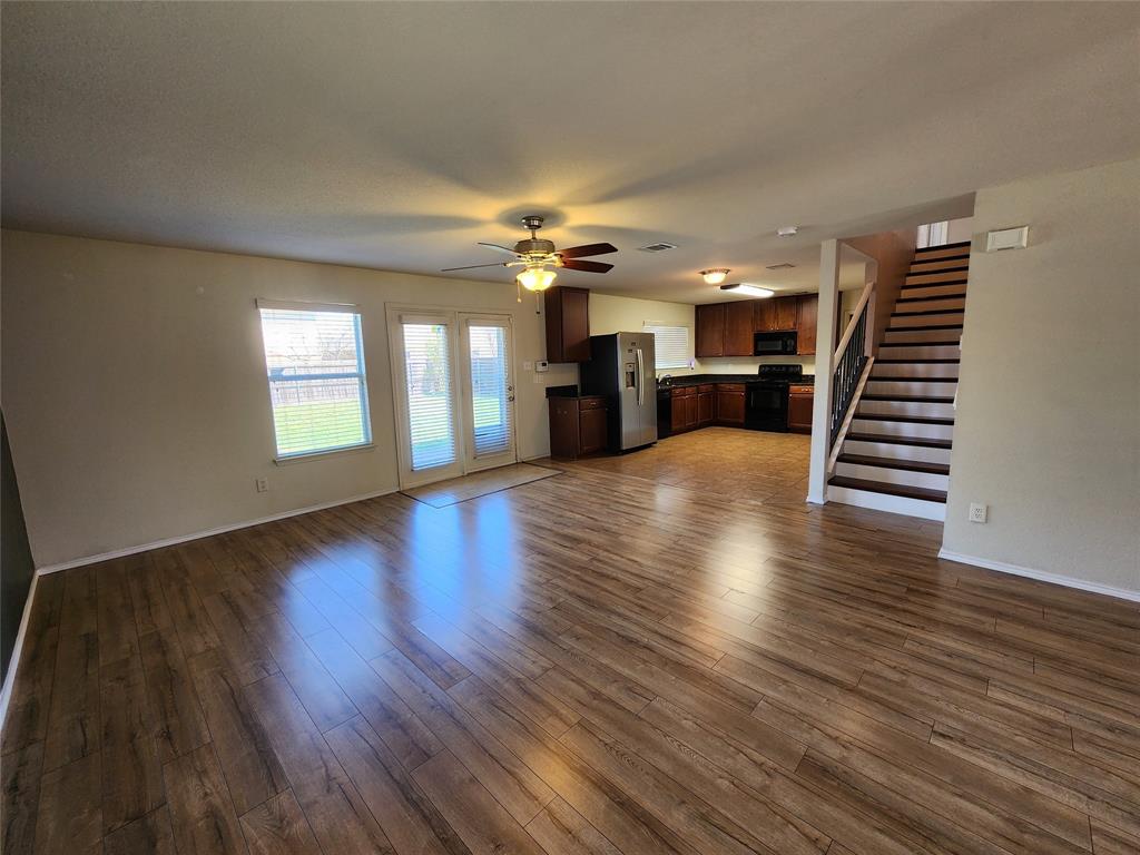 5709 Valley Stream Way Fort Worth, TX 76244 - Photo 5 of 32
