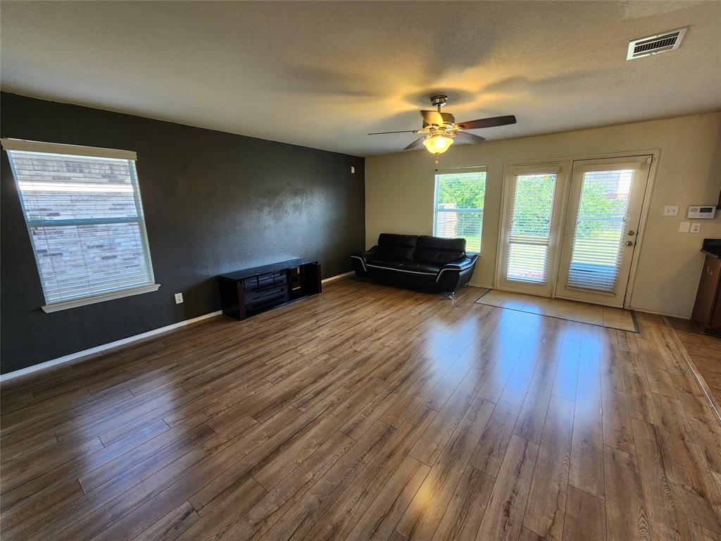 5709 Valley Stream Way Fort Worth, TX 76244 - Photo 7 of 32 Staged